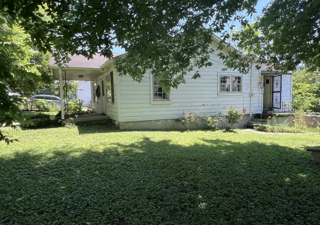 Photo 3 of Single family home for sale at 2306 Alpine Ave, Nashville, TN 37218 | MLS# 3246657 | Listing updated on 2026-08-10
