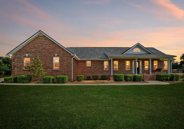 Homes for sale in Winchester, TN | 185 Favre Cir, Winchester, TN 37398 | MLS# 3247839