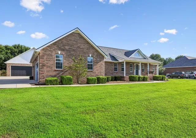 Homes for sale in Winchester, TN | 185 Favre Cir, Winchester, TN 37398 | MLS# 3247839