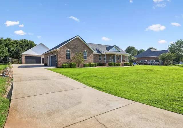 Homes for sale in Winchester, TN | 185 Favre Cir, Winchester, TN 37398 | MLS# 3247839