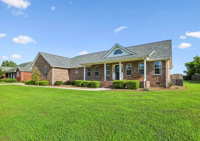 Homes for sale in Winchester, TN | 185 Favre Cir, Winchester, TN 37398 | MLS# 3247839