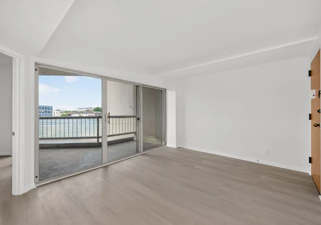 3rd image of 900 19Th Ave S, Nashville, TN 37212