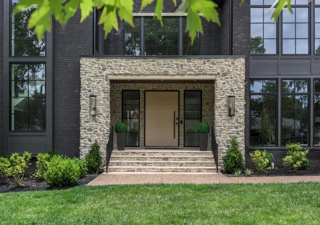Photo 3 of Mansion for sale at 325 Gun Clb Rd, Nashville, TN 37205 | MLS# 3248472 | Listing updated on 2026-08-20