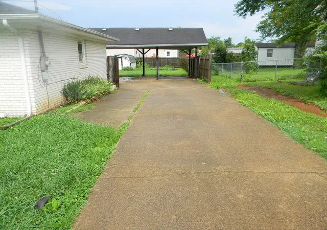 Homes for sale in Shelbyville, TN | 404 Shadow Dr N, Shelbyville, TN 37160 | MLS# 3247063