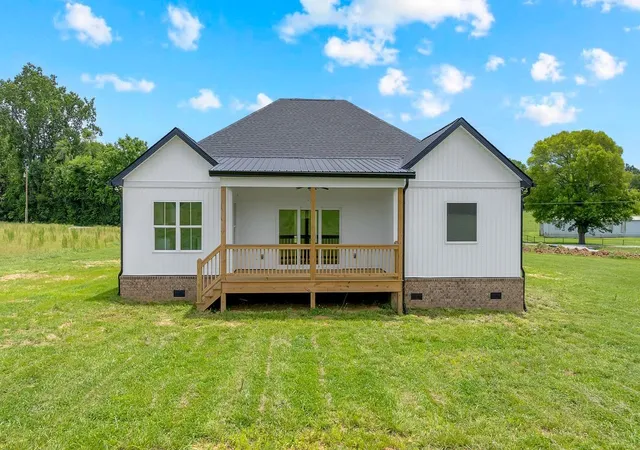 Photo 3 of Single family home for sale at 84 Meadowood Ln, Winchester, TN 37398 | MLS# 3247907 | Listing updated on 2026-08-25
