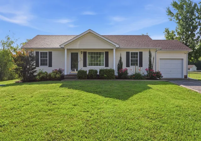 Homes for sale in Christiana, TN | 708 Eaglesham Dr, Christiana, TN 37037 | MLS# 3246883