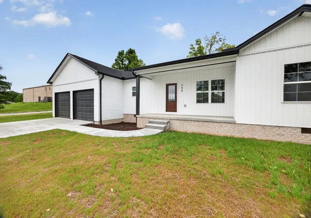 3rd image of 208 E Crawford Ave, Monterey, TN 38574 | MLS# 3248821