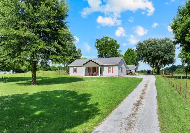 Photo 3 of Single family home for sale at 257 Whitaker Rd, Shelbyville, TN 37160 | MLS# 3250479 | Listing updated on 2026-09-02