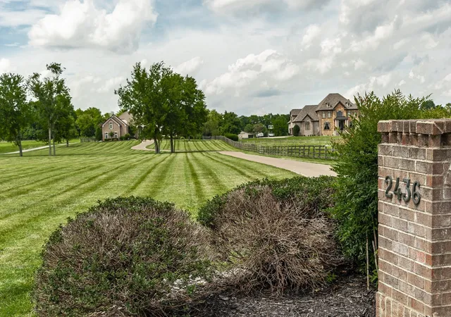 Photo 3 of Single family home for sale at 2436 Long Holw Pike, Hendersonville, TN 37075 | MLS# 3246829 | Listing updated on 2026-10-03