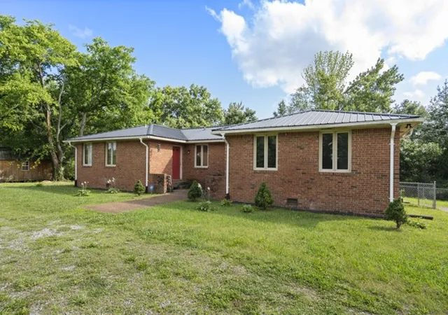 Homes for sale in Centerville, TN | 384 Columbia Ave, Centerville, TN 37033 | MLS# 3246909