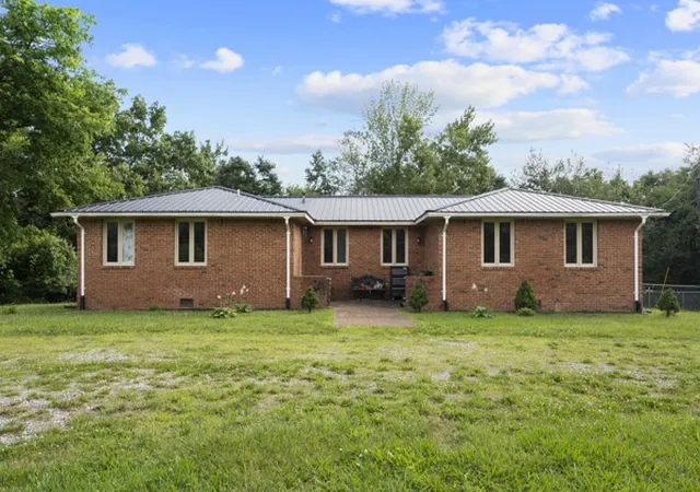 Homes for sale in Centerville, TN | 384 Columbia Ave, Centerville, TN 37033 | MLS# 3246909