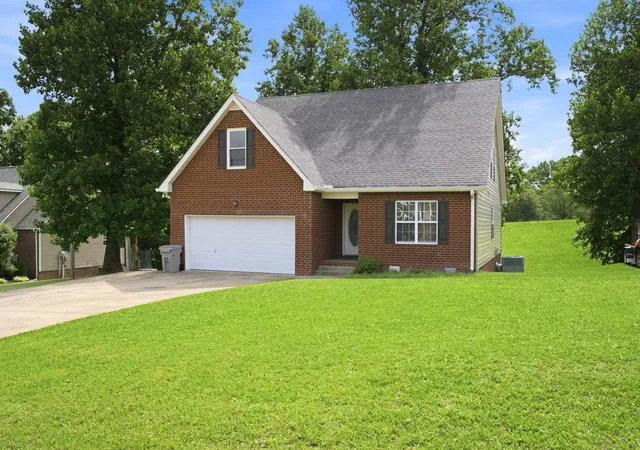 Homes for sale in Ashland City, TN | 1208 Jason Cir, Ashland City, TN 37015 | MLS# 3251068