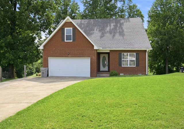 Homes for sale in Ashland City, TN | 1208 Jason Cir, Ashland City, TN 37015 | MLS# 3251068