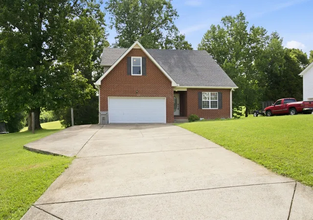 Homes for sale in Ashland City, TN | 1208 Jason Cir, Ashland City, TN 37015 | MLS# 3251068