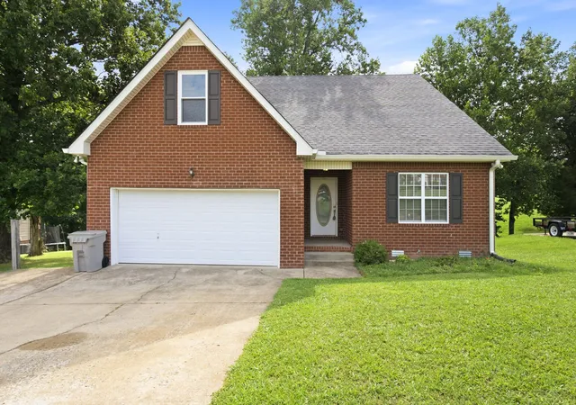 Homes for sale in Ashland City, TN | 1208 Jason Cir, Ashland City, TN 37015 | MLS# 3251068