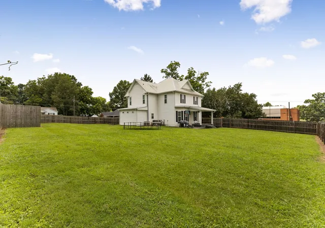 Homes for sale in Lawrenceburg, TN | 106 Lafayette Ave, Lawrenceburg, TN 38464 | MLS# 3246929