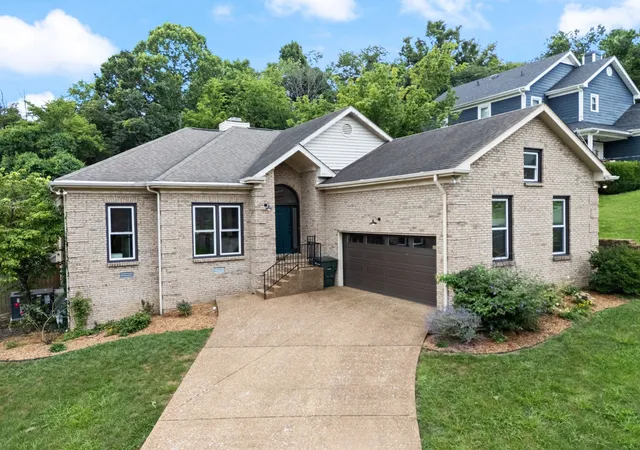 Photo 1 of Single family home for sale at 729 Woodland Way, Nashville, TN 37209 | MLS# 3255684 | Listing updated on 2026-08-30