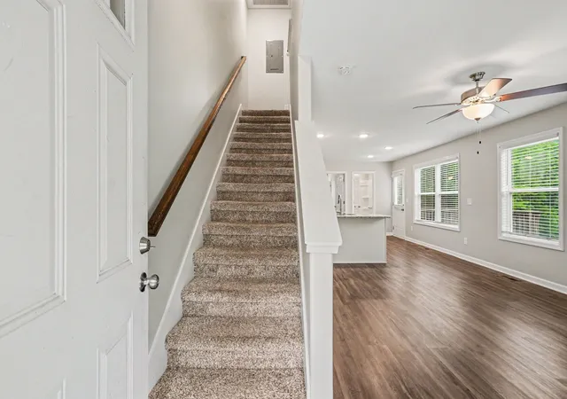 4th image of 906 E Happy Hollow Dr, Clarksville, TN 37040 | MLS# 3247947