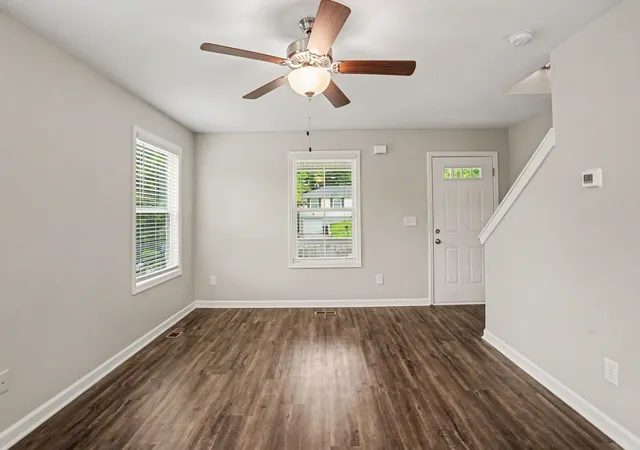5th image of 906 E Happy Hollow Dr, Clarksville, TN 37040 | MLS# 3247947