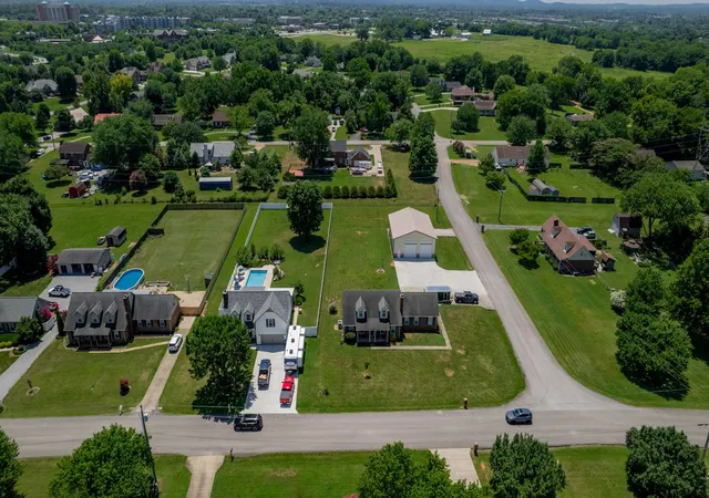 Photo 1 of Single family home for sale at 2616 Crosspark Dr, Murfreesboro, TN 37129 | MLS# 3259975 | Listing updated on 2026-10-21
