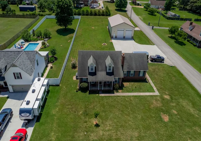 Photo 3 of Single family home for sale at 2616 Crosspark Dr, Murfreesboro, TN 37129 | MLS# 3259975 | Listing updated on 2026-10-21