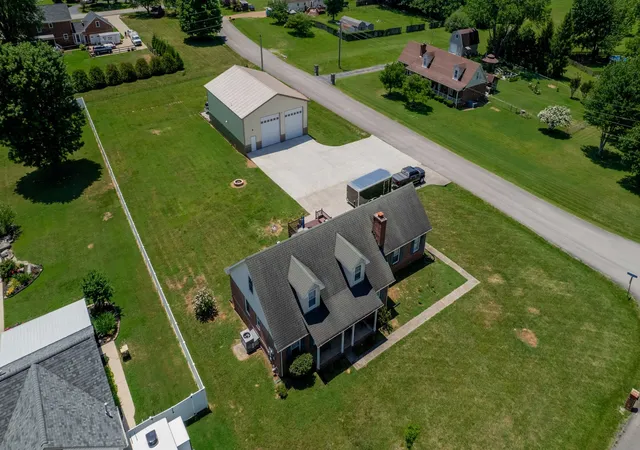 Photo 4 of Single family home for sale at 2616 Crosspark Dr, Murfreesboro, TN 37129 | MLS# 3259975 | Listing updated on 2026-10-21