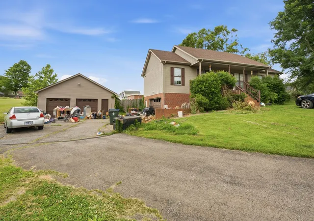 Photo 3 of Single family home for sale at 112 Ashley Ct, White House, TN 37188 | MLS# 3248116 | Listing updated on 2026-08-20
