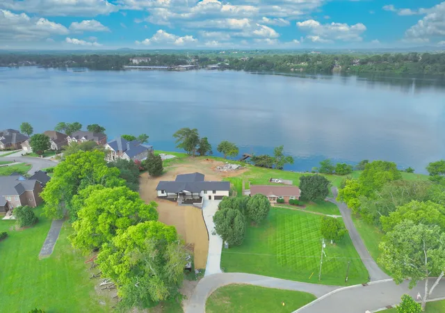 1st image of 132 Circle Dr, Hendersonville, TN 37075 | MLS# 3247407