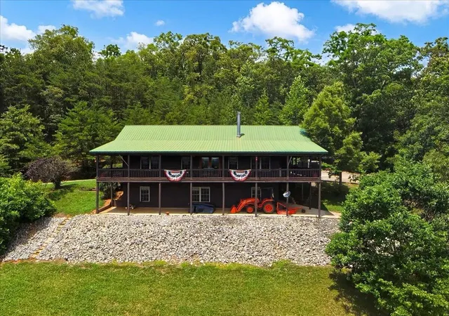 Photo 1 of Single family home for sale at 810 Belltown Rd, Tellico Plains, TN 37385 | MLS# 3246971 | Listing updated on 2026-09-26