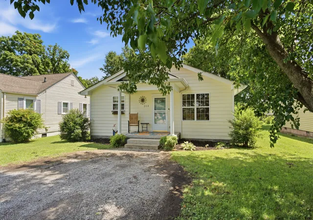 1st image of 208 East Ave, Goodlettsville, TN 37072 | MLS# 3247577