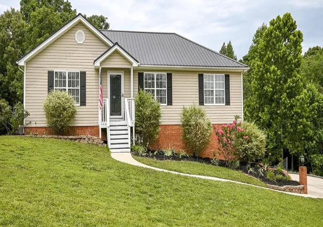 3rd image of 2214 N Fork Dr, Soddy Daisy, TN 37379 | MLS# 3250429