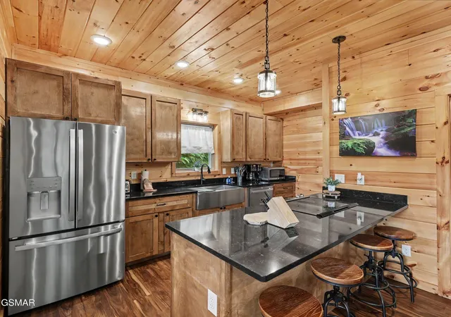 Photo 4 of Single family home for sale at 856862 Crst View Dr, Gatlinburg, TN 37738 | MLS# 3269854 | Listing updated on 2026-09-12