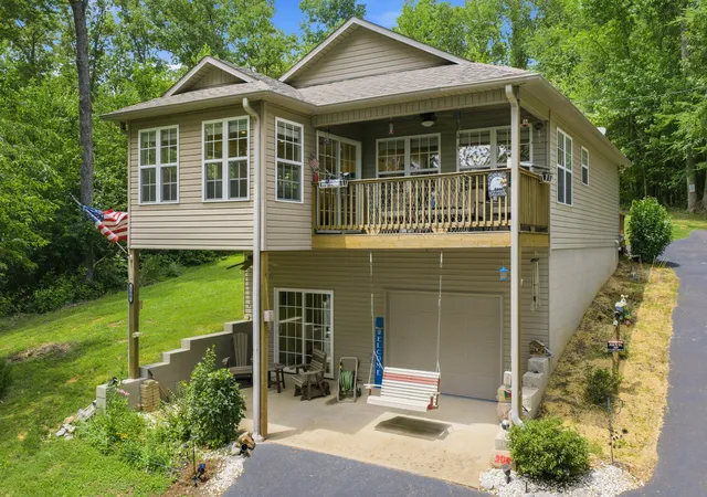 3rd image of 300 Featherfoot Parkway Loop, Parsons, TN 38363 | MLS# 3248113