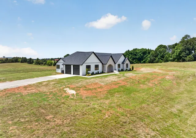 2nd image of 4221 Gum Springs Mountain Rd, Sparta, TN 38583 | MLS# 3247025
