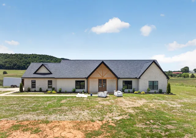 1st image of 4169 Gum Springs Mountain Rd, Sparta, TN 38583 | MLS# 3247027
