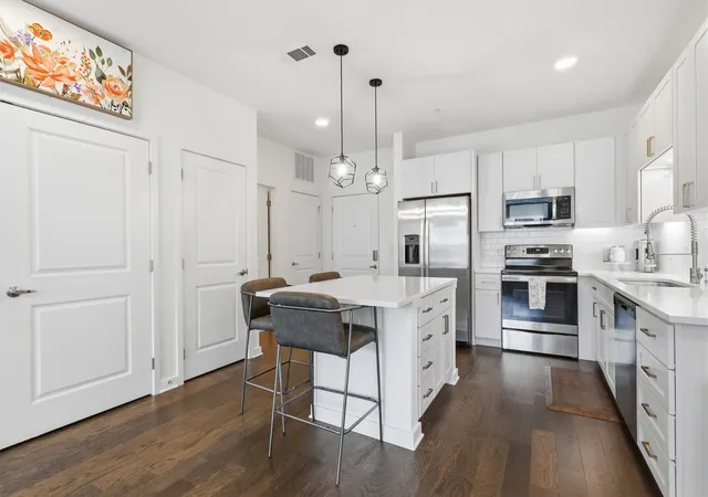 3rd image of 1677 54Th Ave N #320, Nashville, TN 37209 | MLS# 3250233
