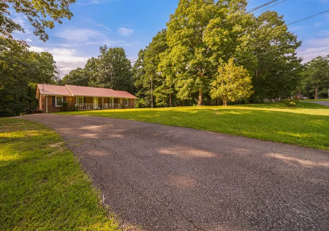 Photo 1 of Single family home for sale at 211 Rouse Rd, Dickson, TN 37055 | MLS# 3247133 | Listing updated on 2026-09-14