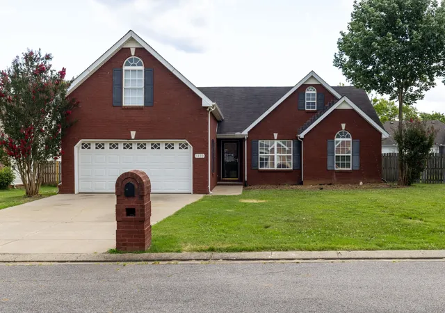 Homes for sale in Murfreesboro, TN | 1439 Antebellum Dr, Murfreesboro, TN 37128 | MLS# 3263243