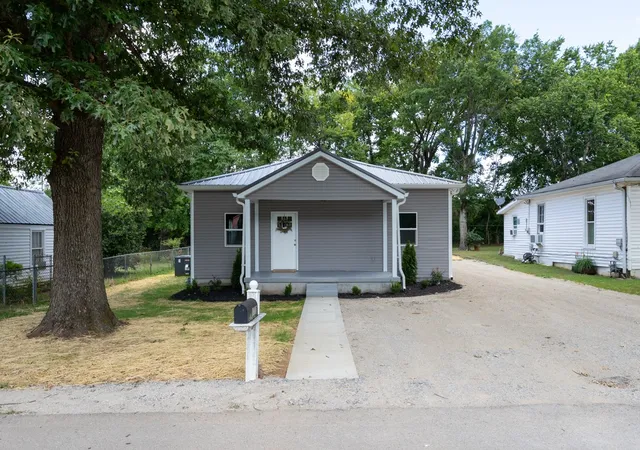 Photo 1 of Single family home for sale at 712 N Greenwood Ext, Lebanon, TN 37087 | MLS# 3253624 | Listing updated on 2026-08-21
