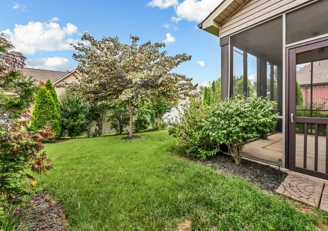 Photo 3 of Single family home for sale at 330 Turnberry Cir, Clarksville, TN 37043 | MLS# 3248773 | Listing updated on 2026-09-17