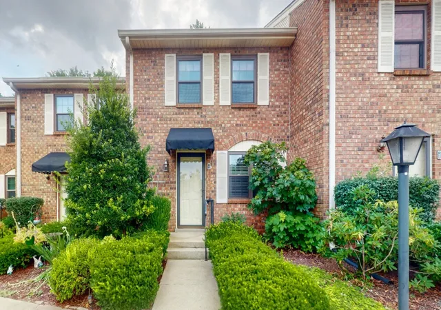 Photo 2 of Townhouse for sale at 102 Thistle Ln, Hermitage, TN 37076 | MLS# 3250993 | Listing updated on 2026-08-20