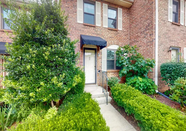 Photo 3 of Townhouse for sale at 102 Thistle Ln, Hermitage, TN 37076 | MLS# 3250993 | Listing updated on 2026-08-20