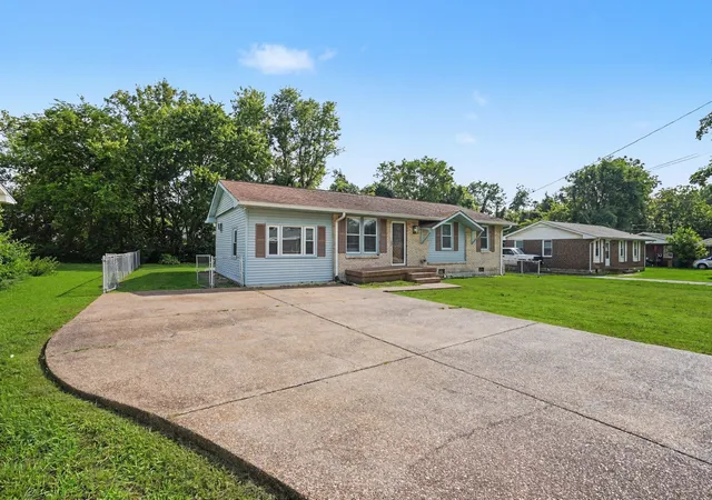 Photo 3 of Single family home for sale at 416 Lealand Ln, Lebanon, TN 37087 | MLS# 3305107 | Listing updated on 2026-09-25
