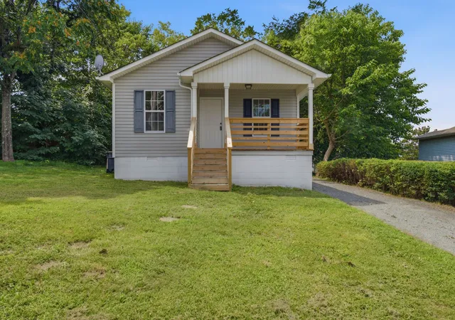 1st image of 103 Hall St, Hartsville, TN 37074 | MLS# 3269995