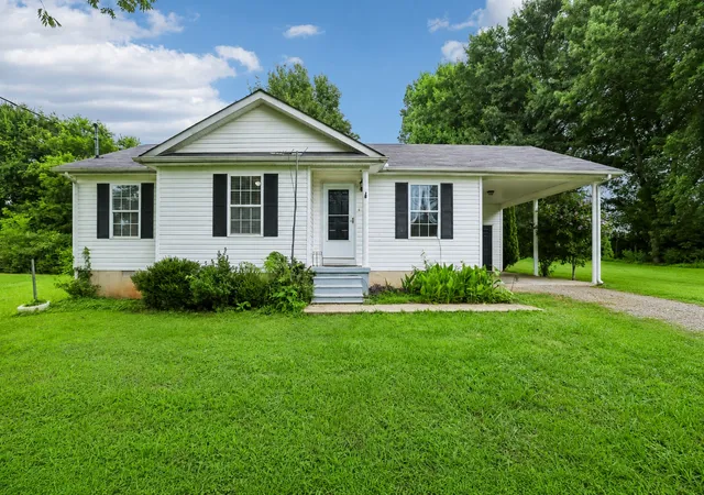 Homes for sale in Unionville, TN | 310 Redbud Ln, Unionville, TN 37180 | MLS# 3247308