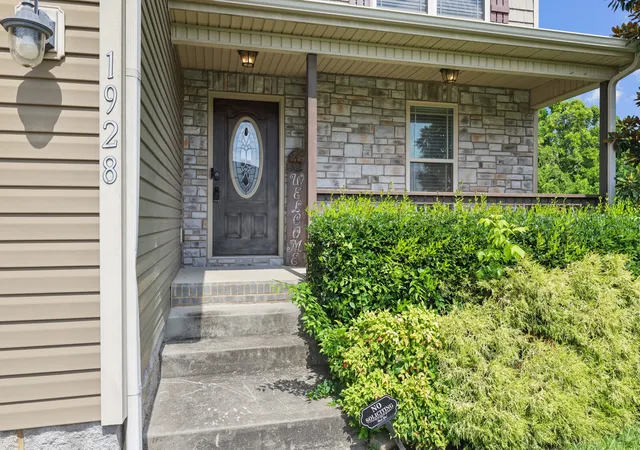 Photo 3 of Single family home for sale at 1928 Bell Chase Way, Clarksville, TN 37040 | MLS# 3304127 | Listing updated on 2026-10-19