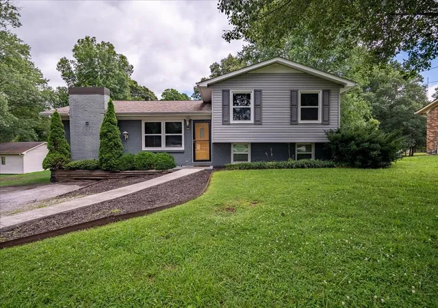 Homes for sale in Lawrenceburg, TN | 312 Prosser Rd, Lawrenceburg, TN 38464 | MLS# 3247548
