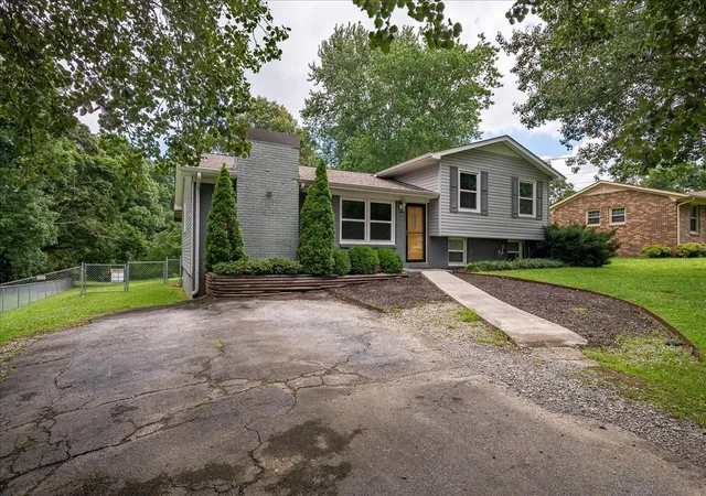 Homes for sale in Lawrenceburg, TN | 312 Prosser Rd, Lawrenceburg, TN 38464 | MLS# 3247548