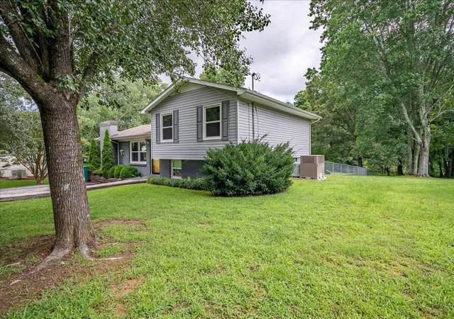 Homes for sale in Lawrenceburg, TN | 312 Prosser Rd, Lawrenceburg, TN 38464 | MLS# 3247548