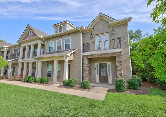 2nd image of 315 E Clark Blvd #J, Murfreesboro, TN 37130 | MLS# 3248228